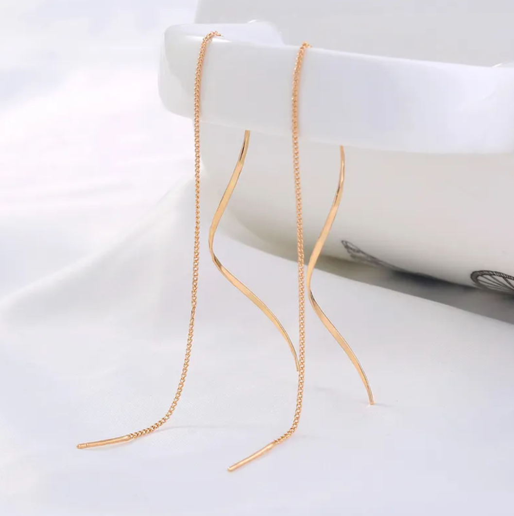 Simple S Earrings Dazzled By B