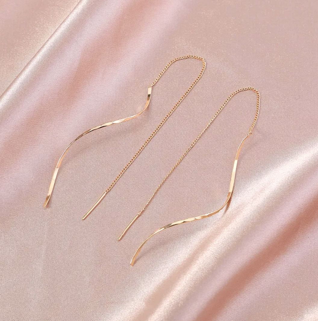 Simple S Earrings Dazzled By B