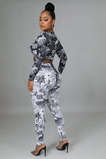 Load image into Gallery viewer, Graffiti Legging Set Dazzled By B
